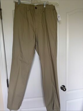 GAP Men's Khaki Elastic-Waist Chino Pants